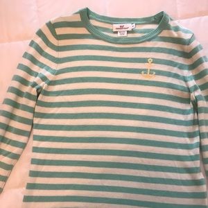 A vineyard vines sweater
